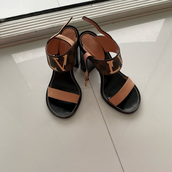 Lv shoes - Picture 6 of 10